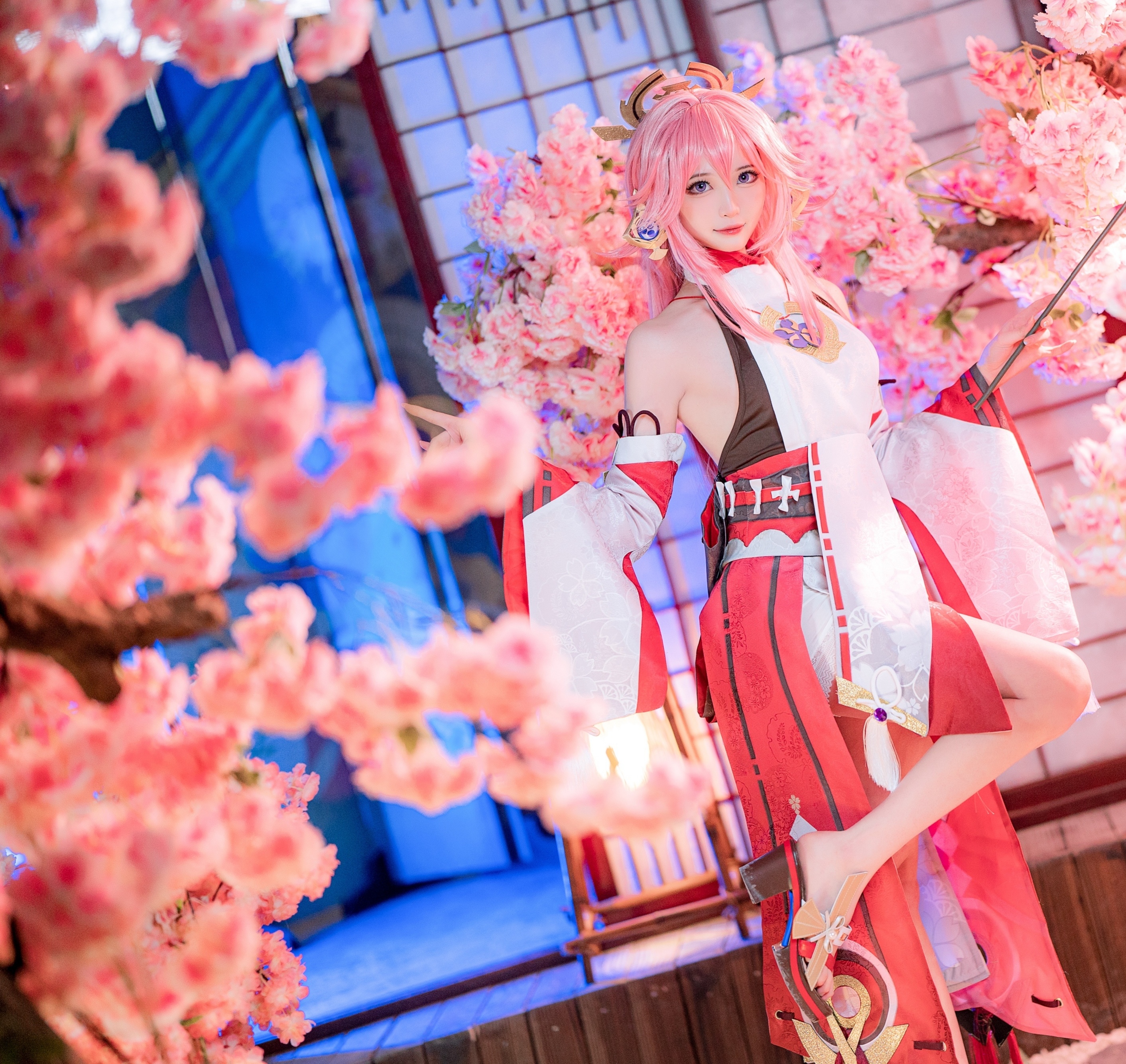 小姐姐cosplay的八重神子太美了,诱惑力满分,我承认我为她沦陷了