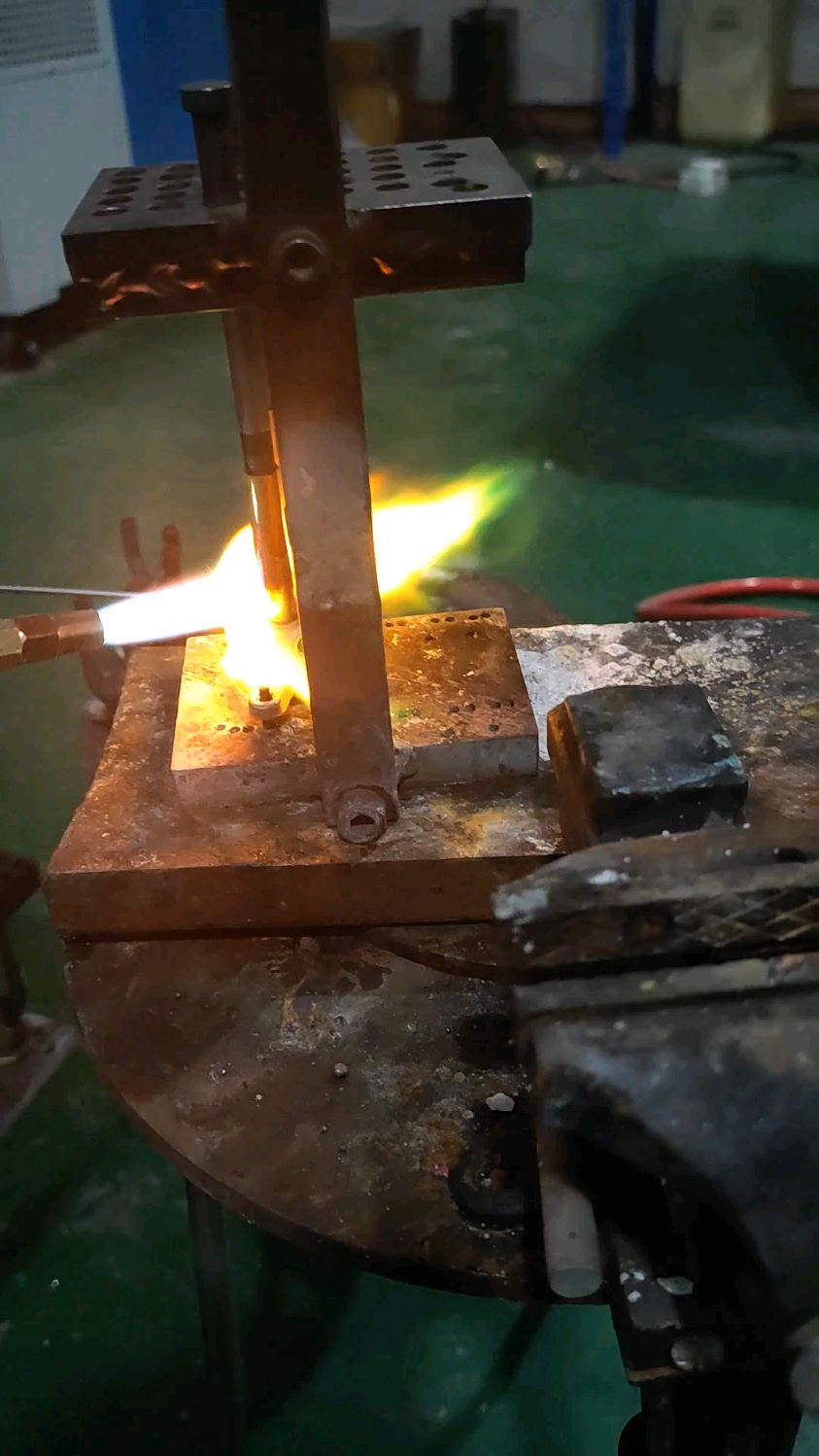 大业水焊机#氢氧焰机#铜管黄铜管火焰焊接机-度小视