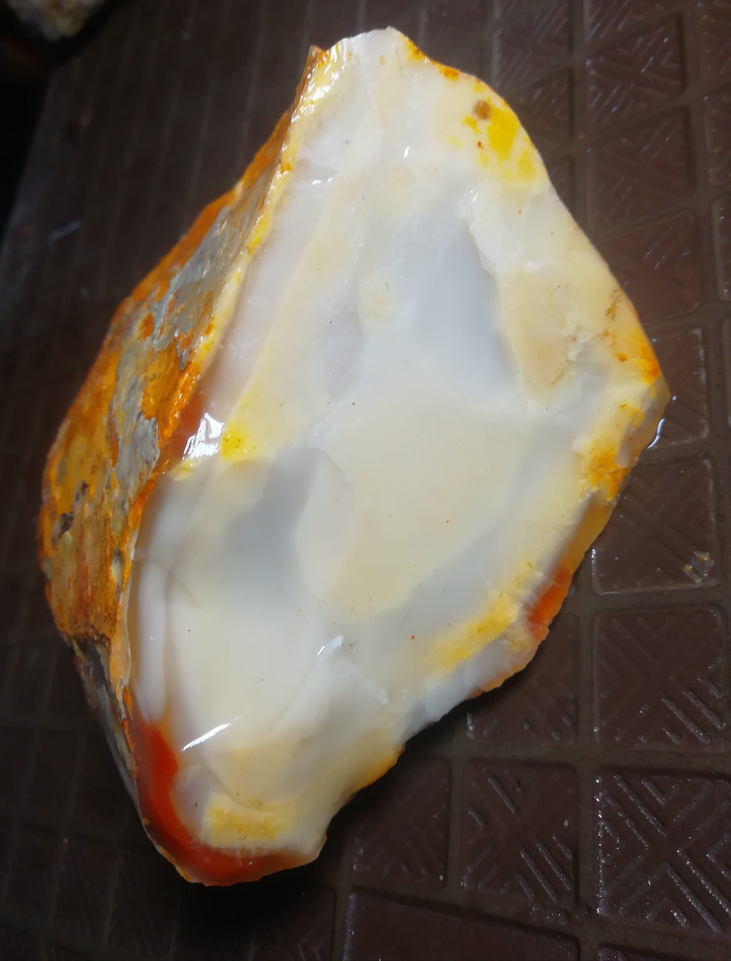 来自秦岭的松石名字叫做金膏玉