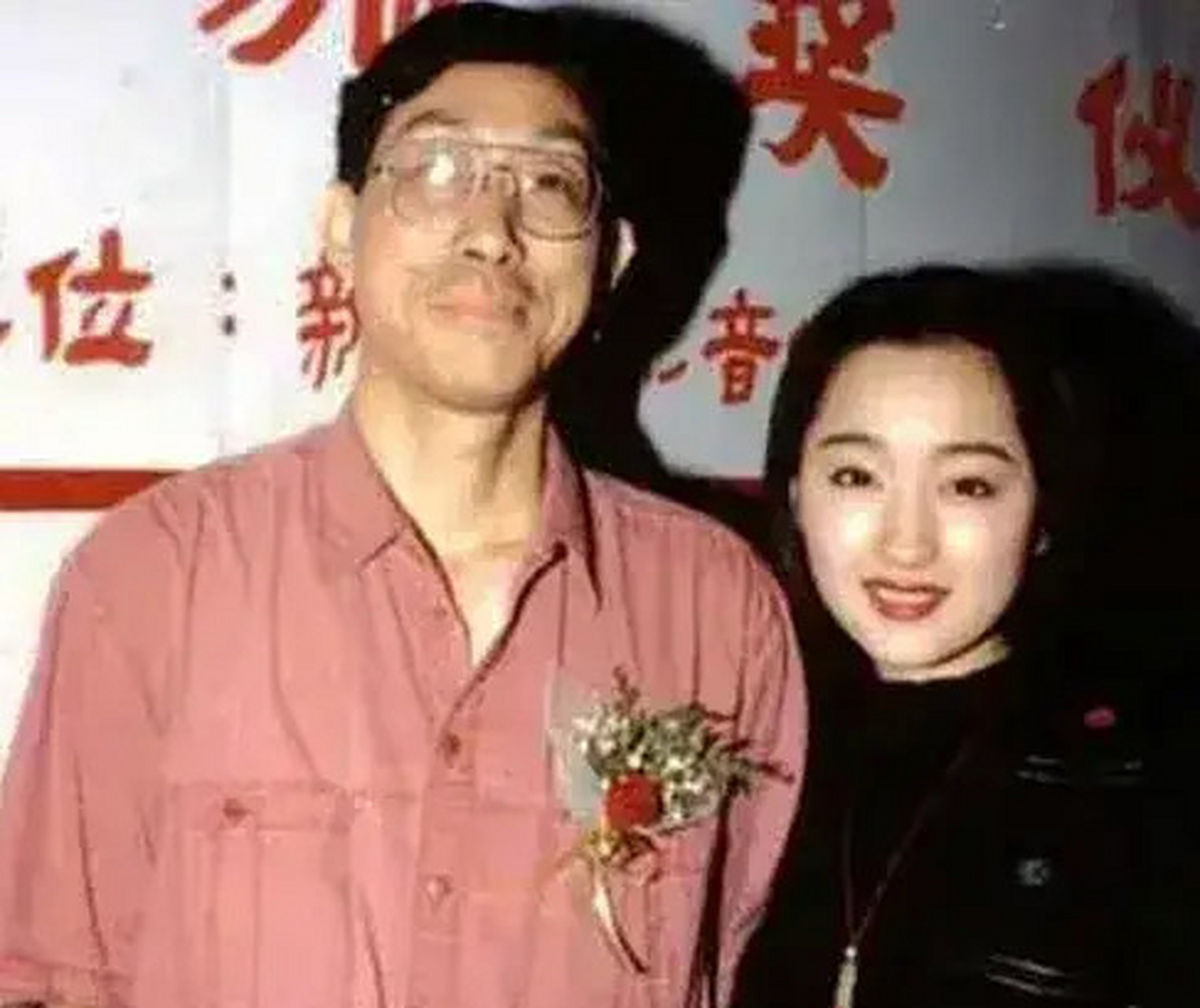 那夜,向华胜怒砸300万,与杨钰莹共享二人世界.