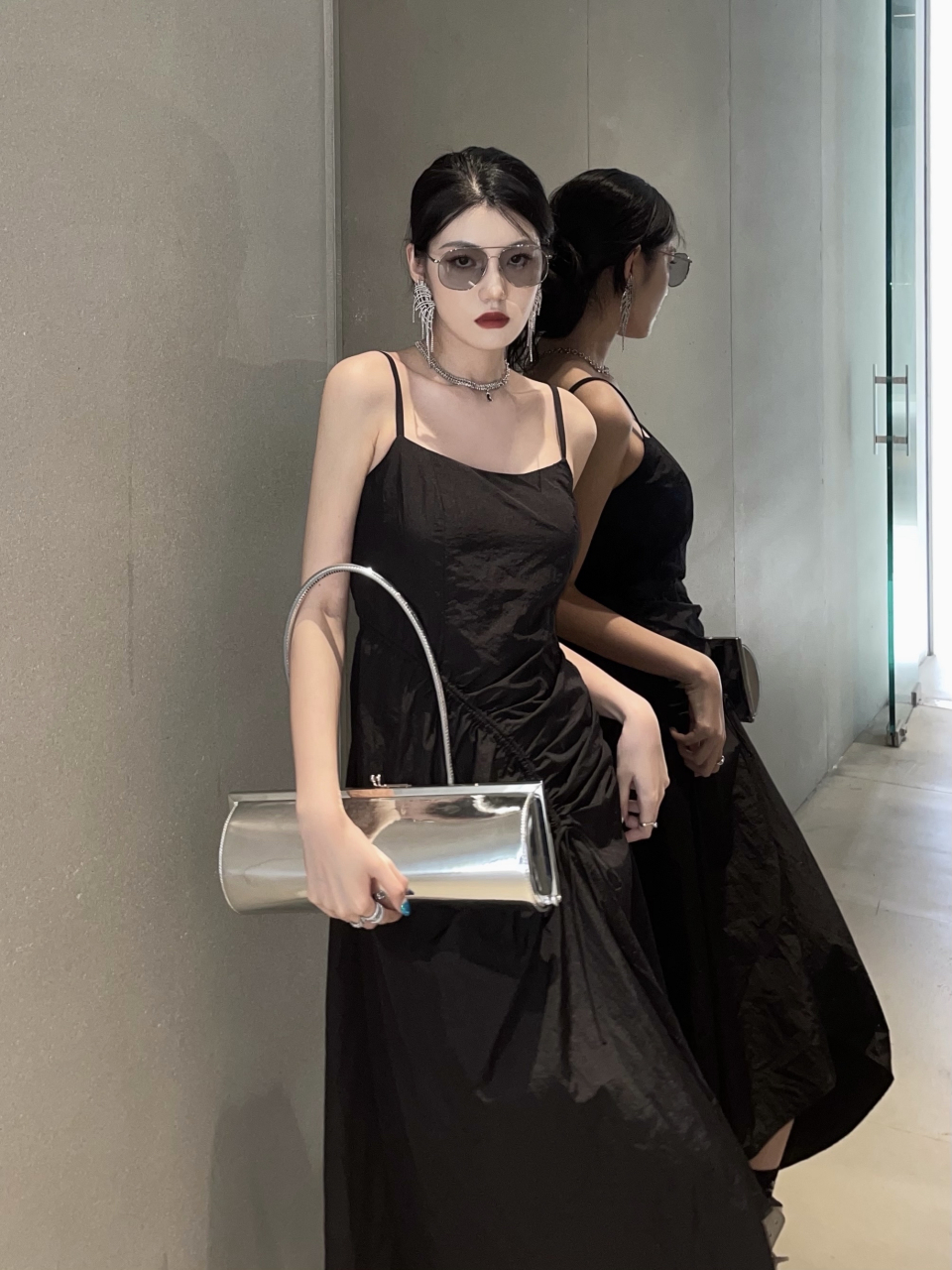 ootd|黑银冷淡风 墨镜: 海俪恩 horien 水银透色镜片酷感满分 做工