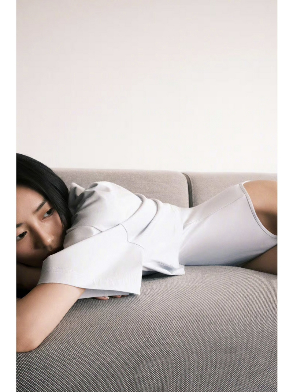刘雯[心]最新一组居家写真,慵懒而不失性感,身材太完美了!