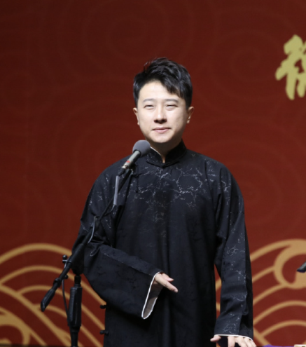 德云社谢金晒苏州游玩照,评论区一 句调侃话语感受到大家的追捧