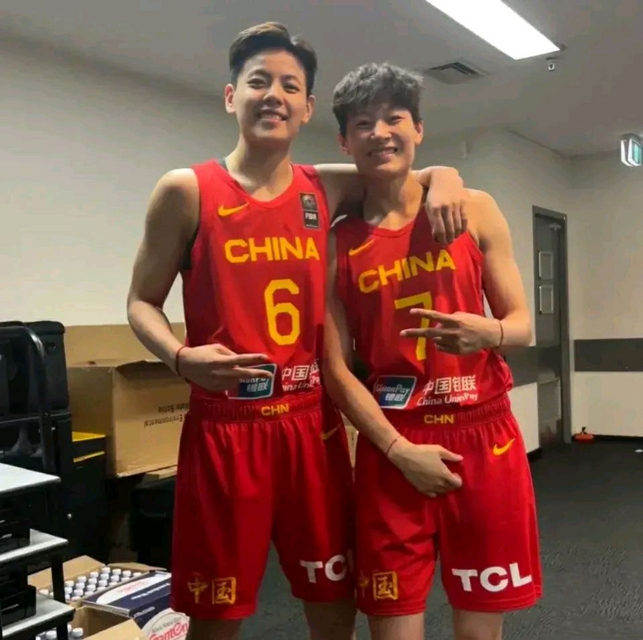 女子篮球中有一对姐妹花杨力维和杨舒予,她们不仅拥有高颜值,而且在