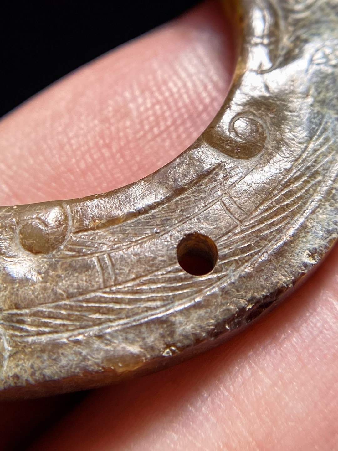 汉 和田玉籽料沁色 双龙纹 玉玦 玉佩 挂件