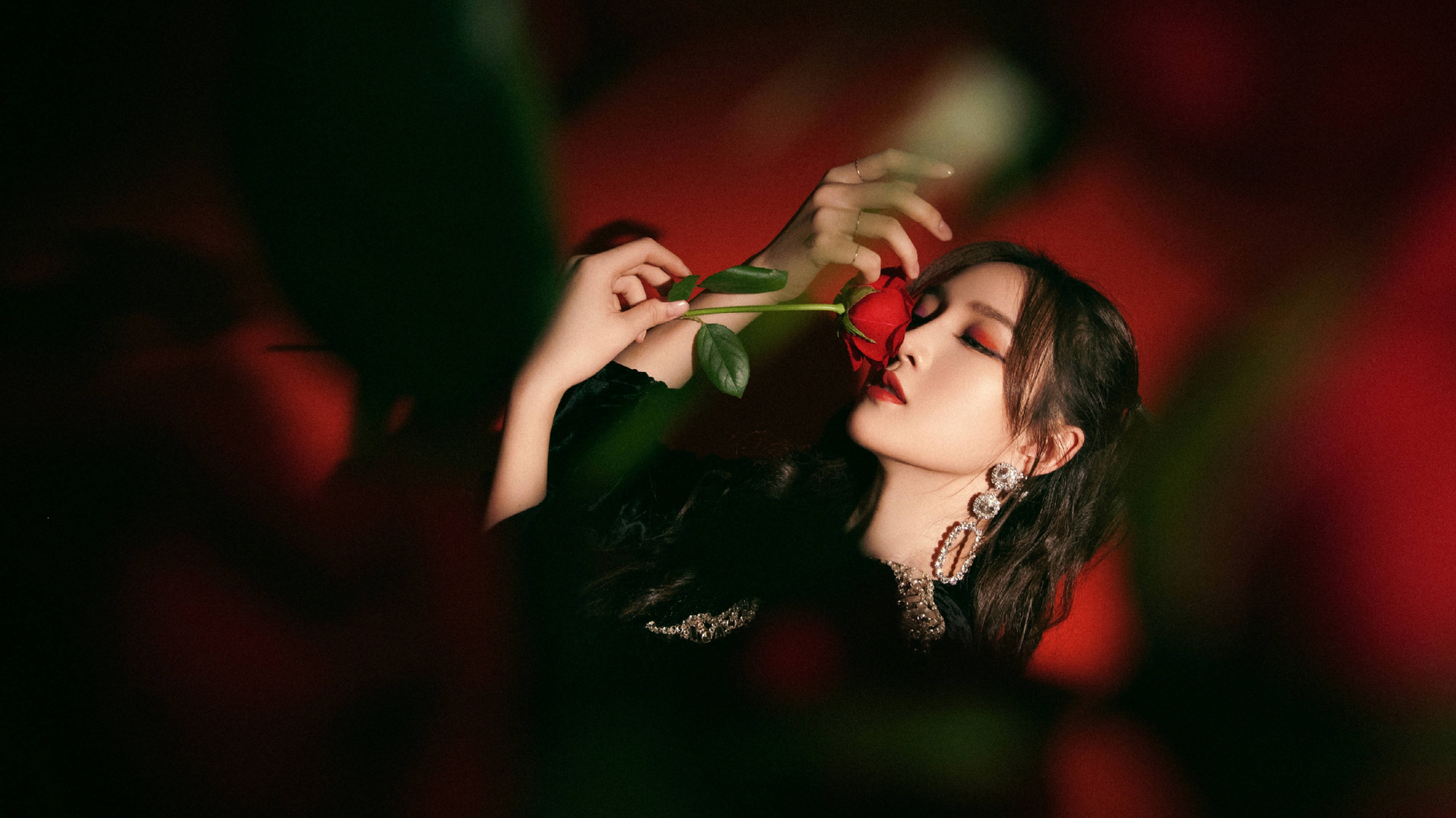 宝藏姐姐孟佳,唱跳俱佳的舞台女王,期待更多精彩表现,来看美照