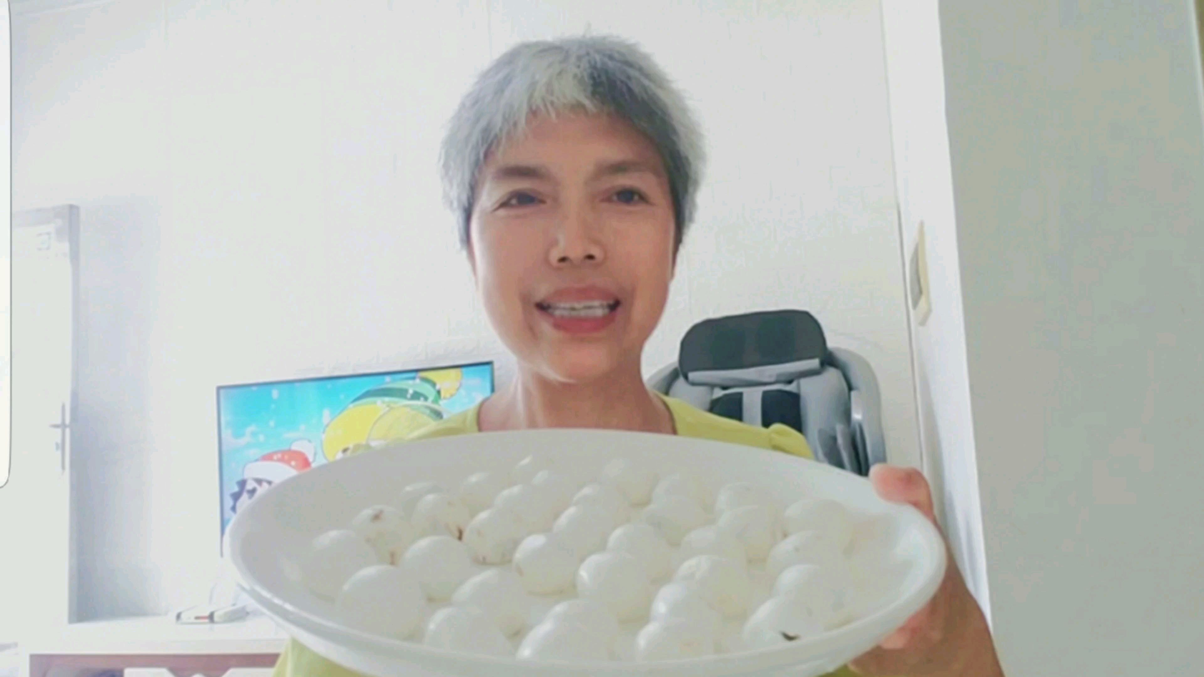 湖南大妈自己在家做汤圆,个个软糯香甜口感好吃再多也不腻