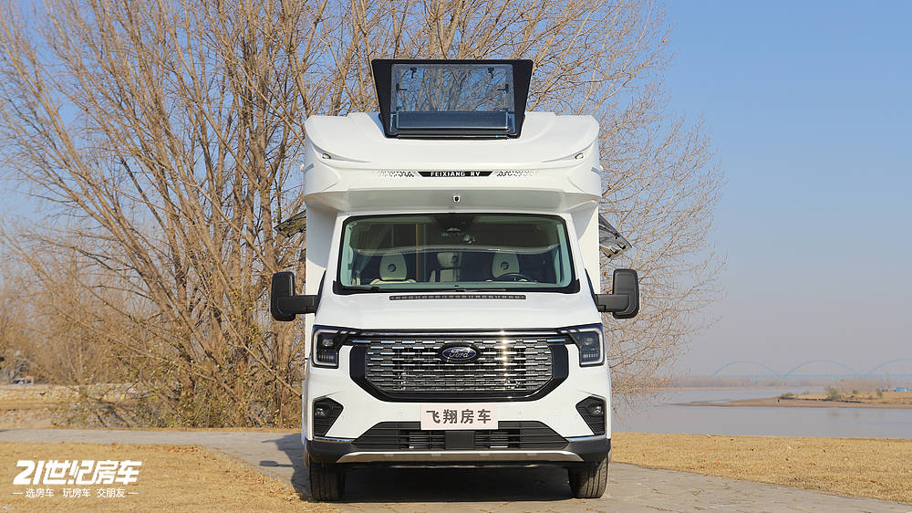 硬核配置＋舒适旅居，飞翔福特T8元界房车来袭，解锁全场景旅居_3