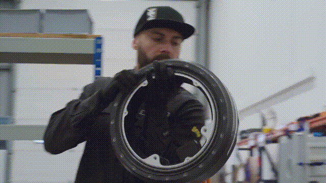 不讲武德，什么电摩敢卖几十万？-有驾