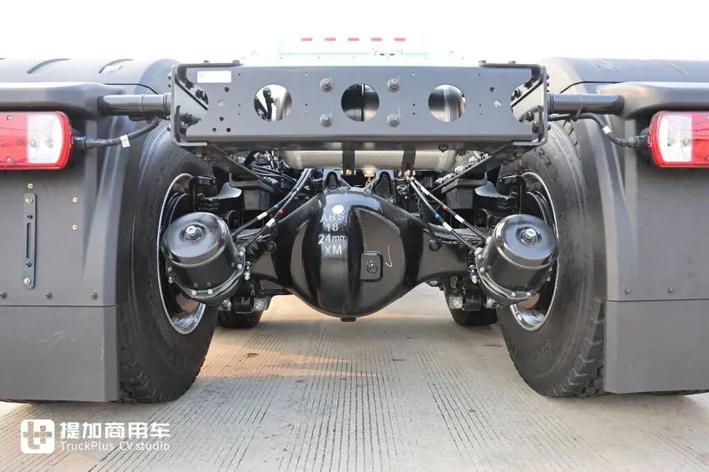 又有车企停止油车业务!汉马科技转型新能源首款力作—远程X7M 1200度液态新能源重卡实拍