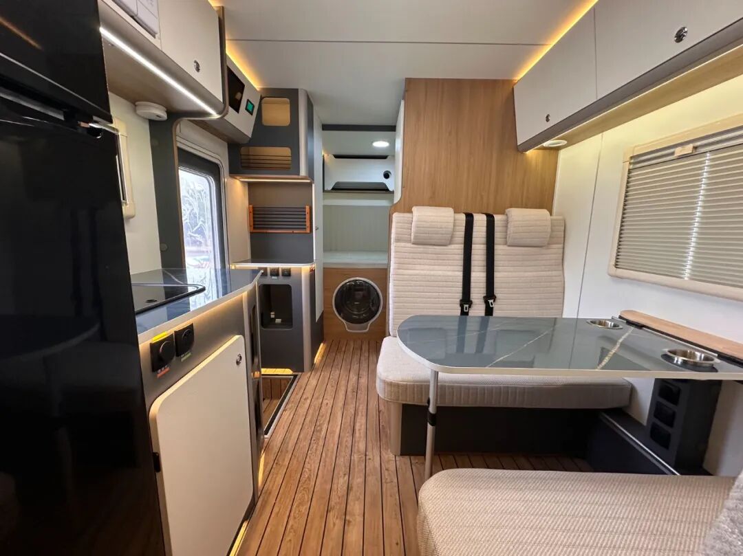 告别续航焦虑！驿舟增程式房车升级款来袭，22.98万起开启家庭房车生活-7.jpg