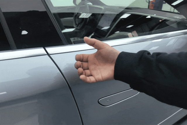 仰望U7：真是眼花缭乱！功能数不过来-有驾