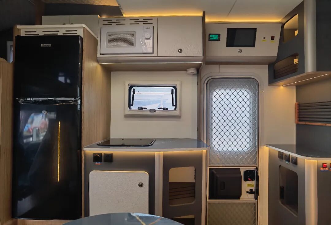 告别续航焦虑！驿舟增程式房车升级款来袭，22.98万起开启家庭房车生活-10.jpg