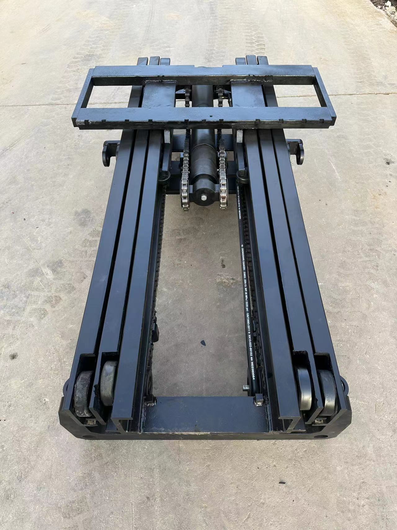 叉车门架,叉车门架总成,三节门架,升高4.5米,带中缸!