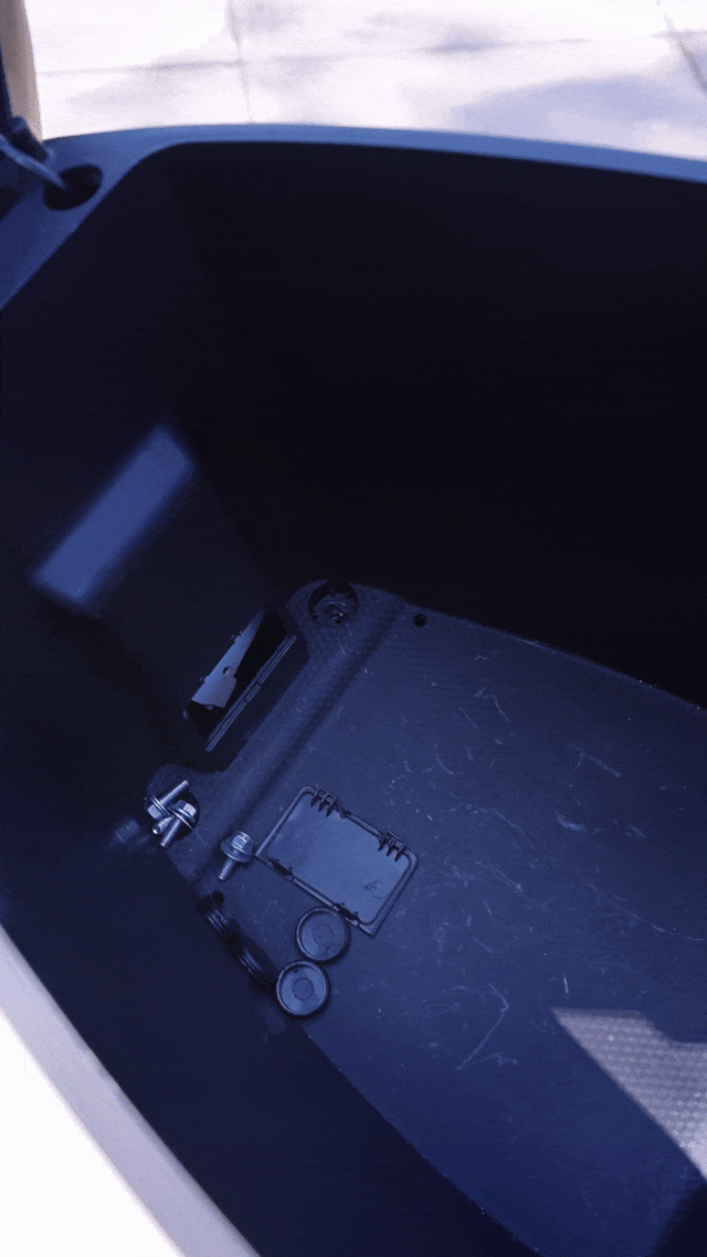 爱玛Q5赫本联名版，优雅出行标杆，都市女性的移动美学座驾-有驾