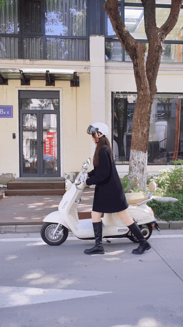 爱玛Q5赫本联名版，优雅出行标杆，都市女性的移动美学座驾-有驾