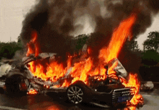 快讯｜大广高速运输车起火！-有驾