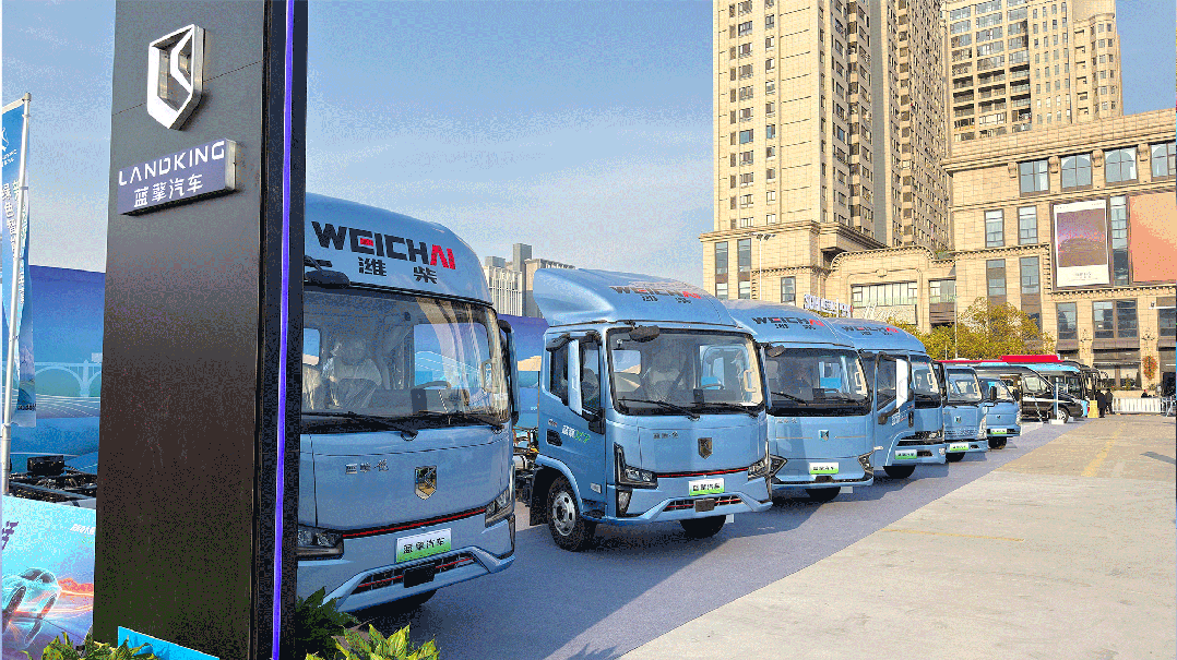 潍柴多品牌矩阵亮相扬州首届绿色智能汽车嘉年华-有驾