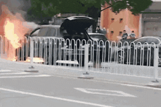 快讯｜大广高速运输车起火！-有驾