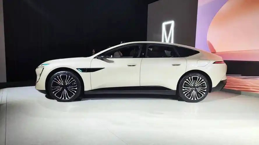 新阿维塔12外观