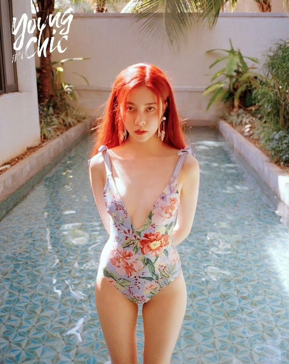 宋妍霏,性感泳装写真,丰腴有肉刚刚好,太美了