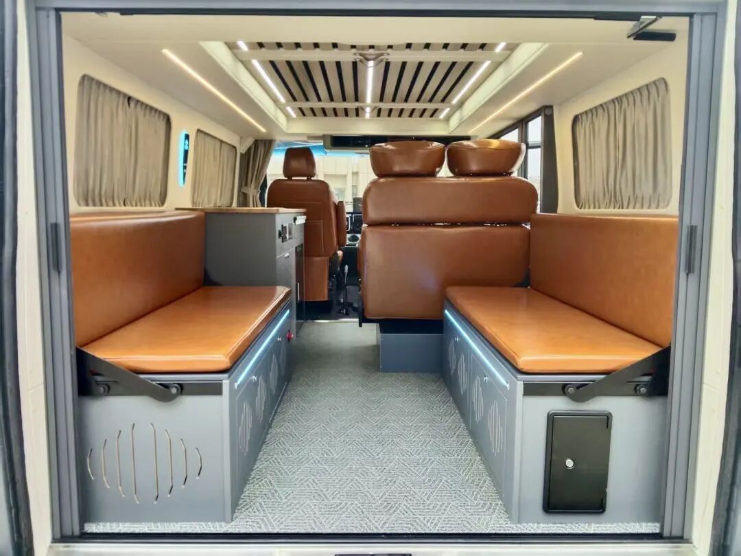 长沣乐美途短轴依维柯房车：能下地库能轻度越野，这才是城市家庭的“第一台房车”！-8.jpg