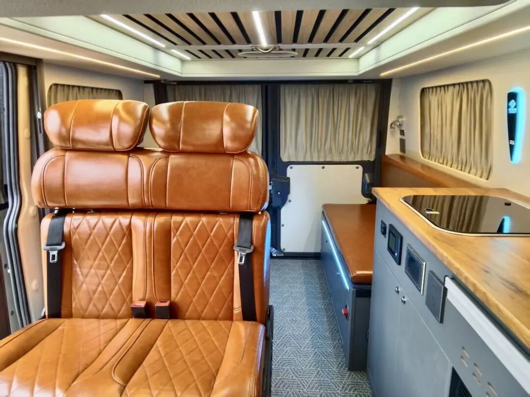 长沣乐美途短轴依维柯房车：能下地库能轻度越野，这才是城市家庭的“第一台房车”！-4.jpg