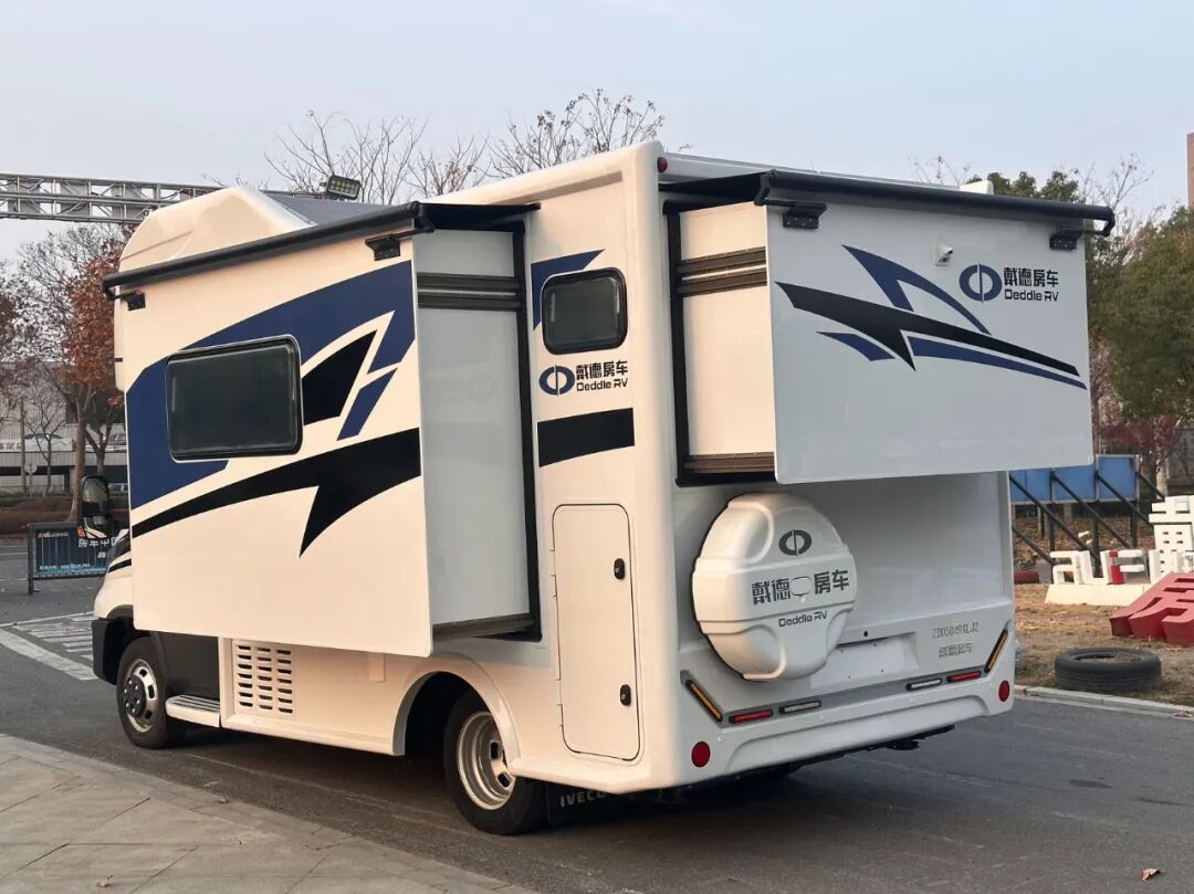 59.8万拿下百万级豪华房车!戴德远航双拓展房车-3.jpg