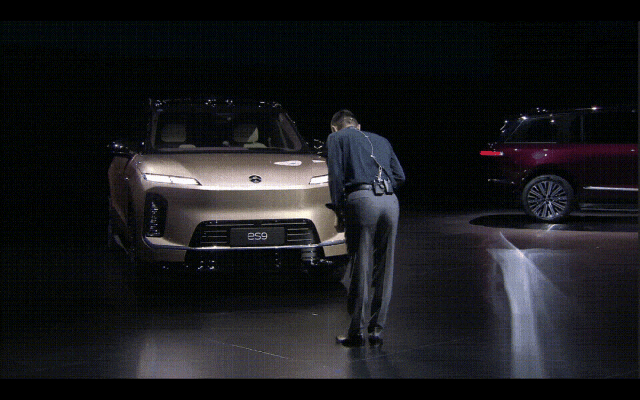 蔚来ES9：用11年，给50万级市场一个新标准-有驾