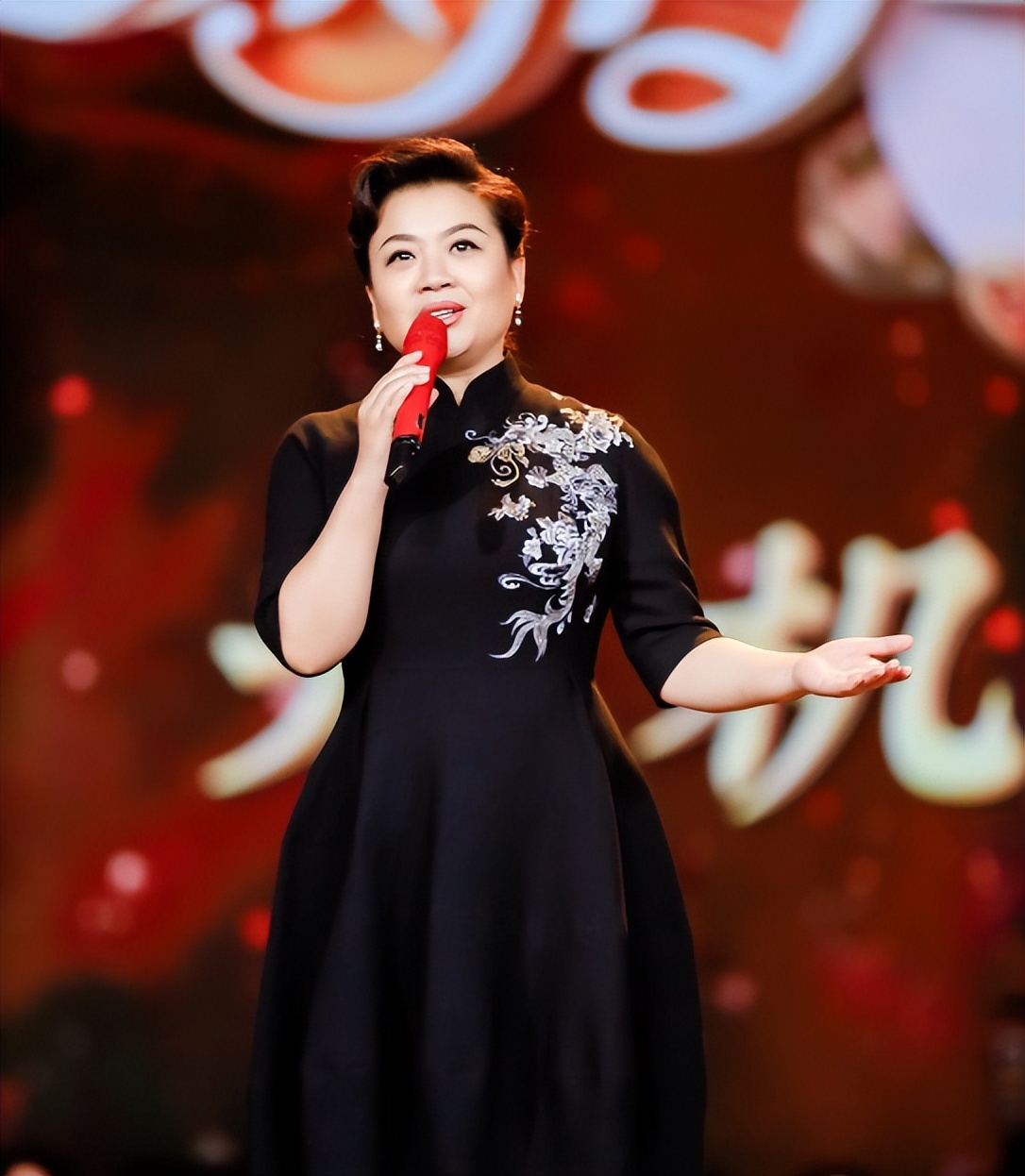 歌唱家张也虽没结婚但不代表没伴侣女人一生不该只有婚姻