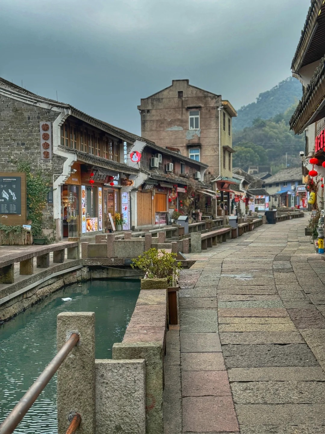 韩岭夜景变身宁波情侣约会目的地很多古镇晚上闭店早但东钱湖韩岭不