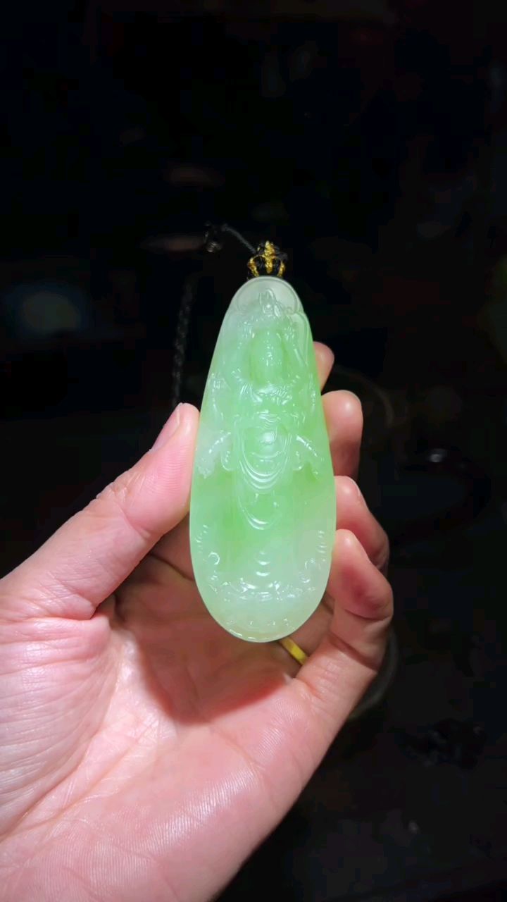 和田玉翠青吊坠,好工,好料