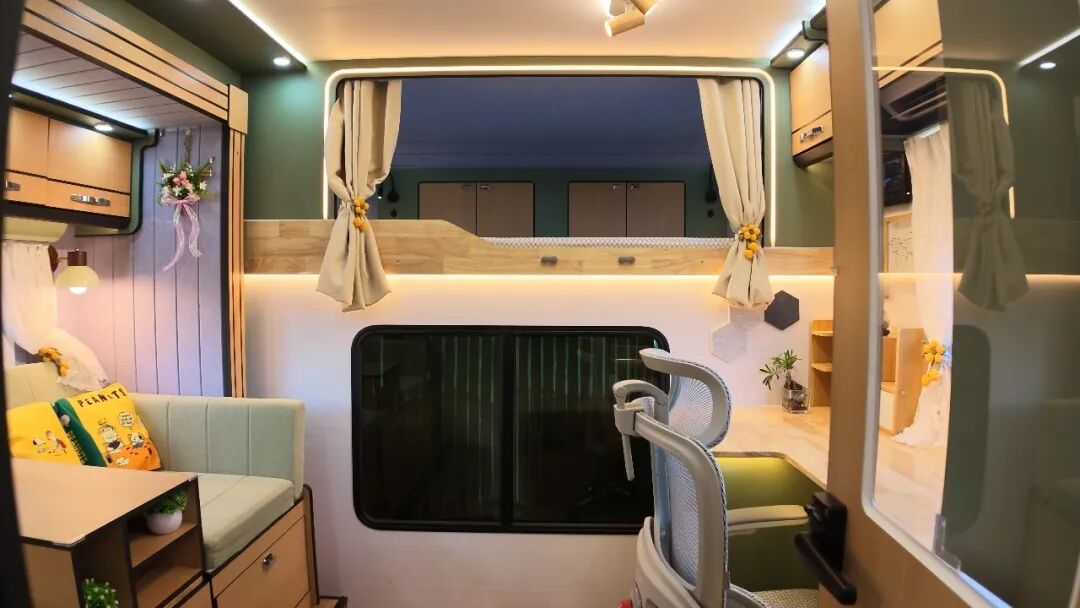 车友设计的3间屋房车！2人旅行自带电竞房、小卖部？-5.jpg