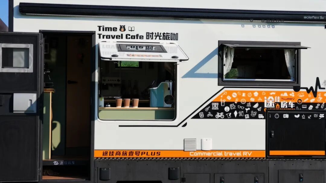 车友设计的3间屋房车！2人旅行自带电竞房、小卖部？-2.jpg