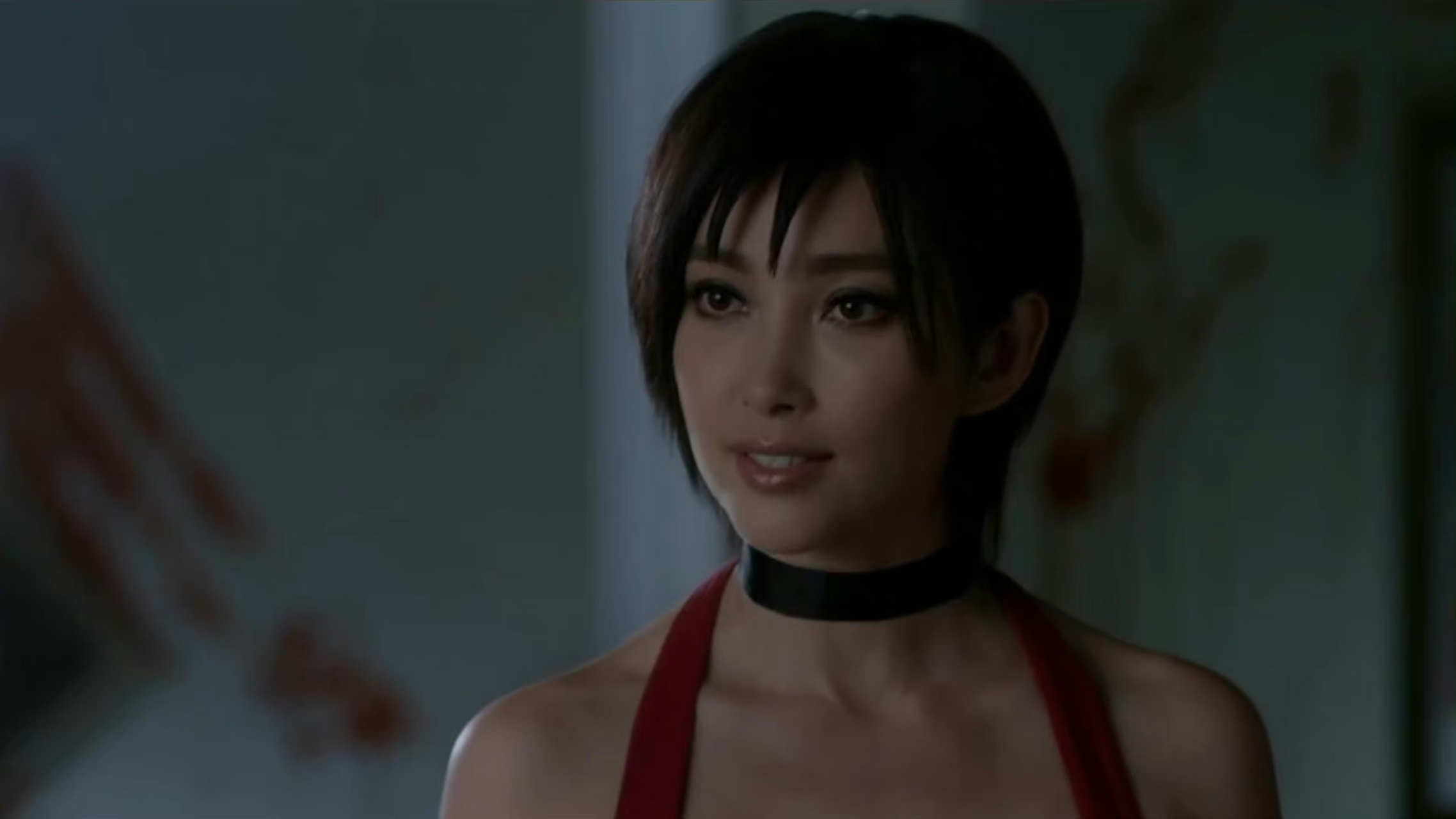 李冰冰版艾达王,红色旗袍搭配神秘的东方面孔,优雅又精致,没有人可以