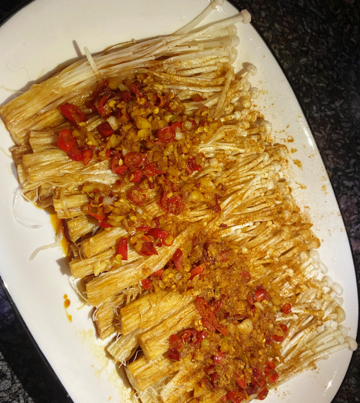 10分钟入手的家常菜!好吃到爆 的蒜蓉金针菇