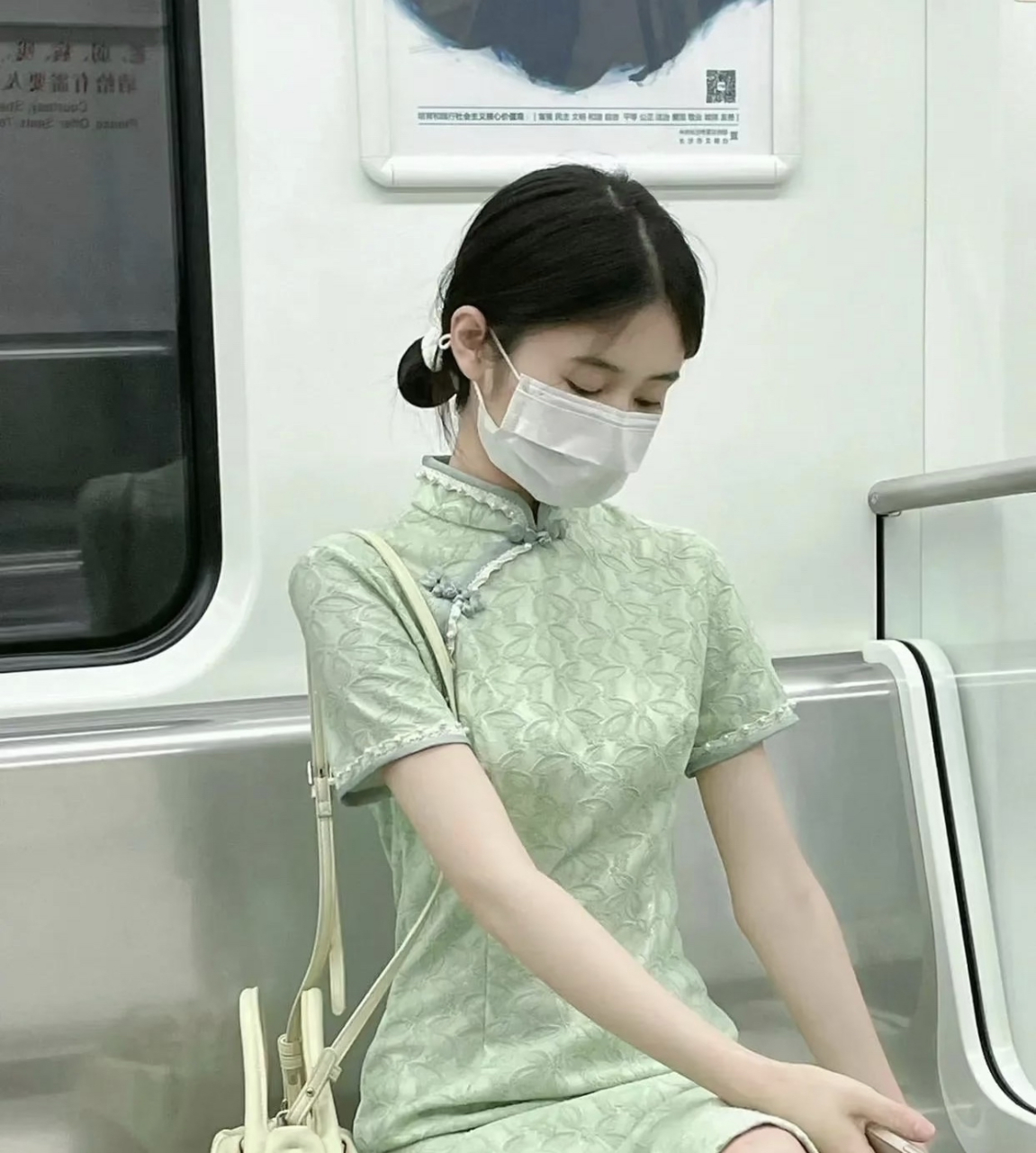 leedo给粉丝喂饭