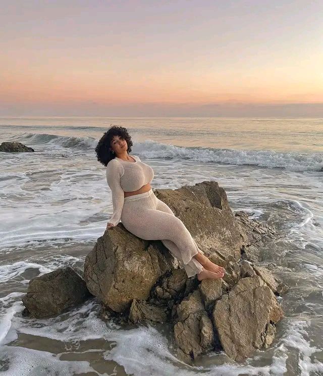 比基尼大码模特,风情万种,身材比例完美