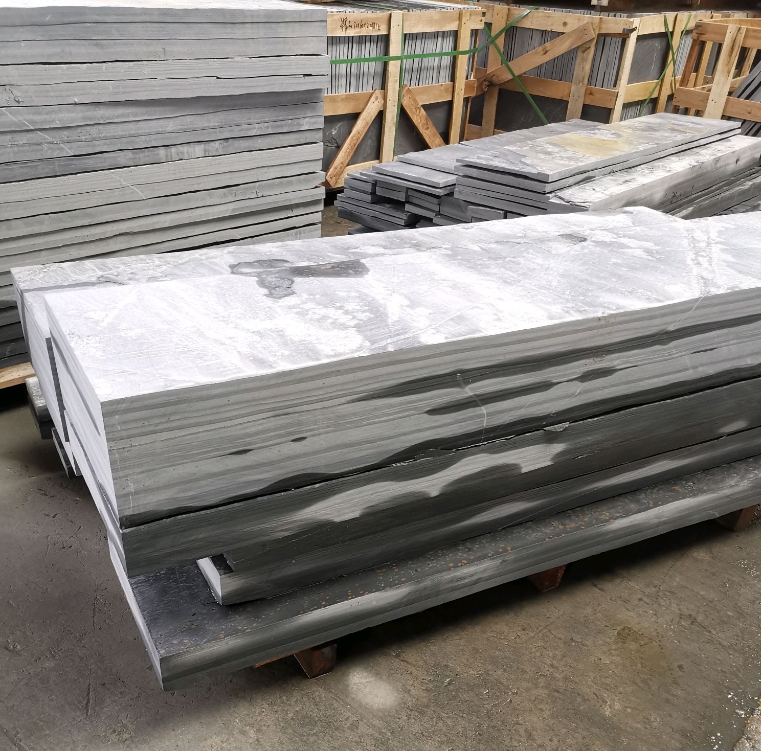 天然石材青石板在家居装饰中应用