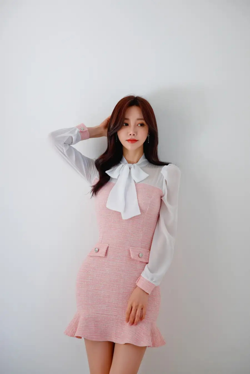 明星穿搭# #女神孙允珠#  孙允珠一袭春日桃粉公主裙,好甜好迷人.