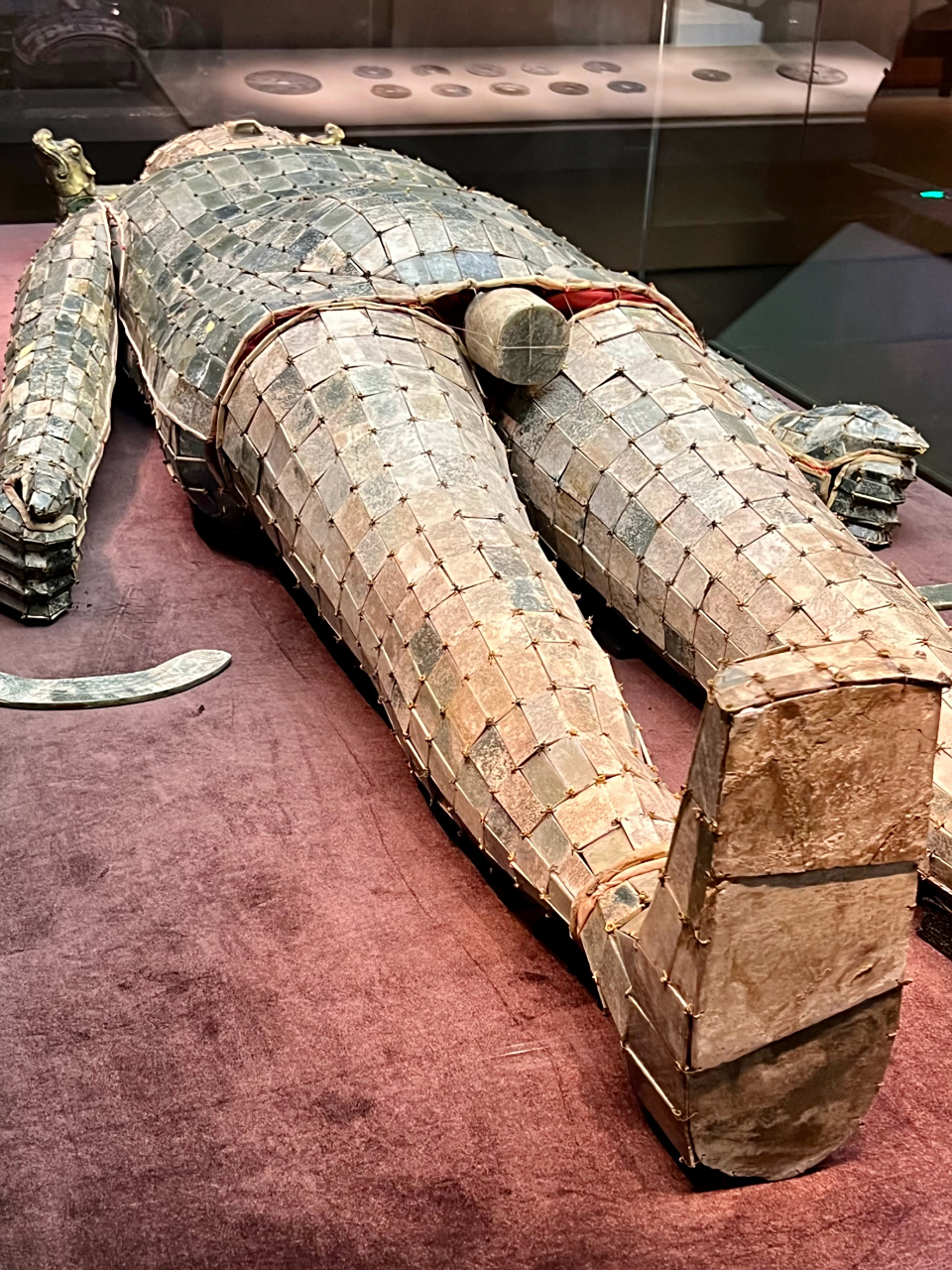 国内博物馆藏品# 西汉刘胜金缕玉衣 03,是我国首次发现,规格最高