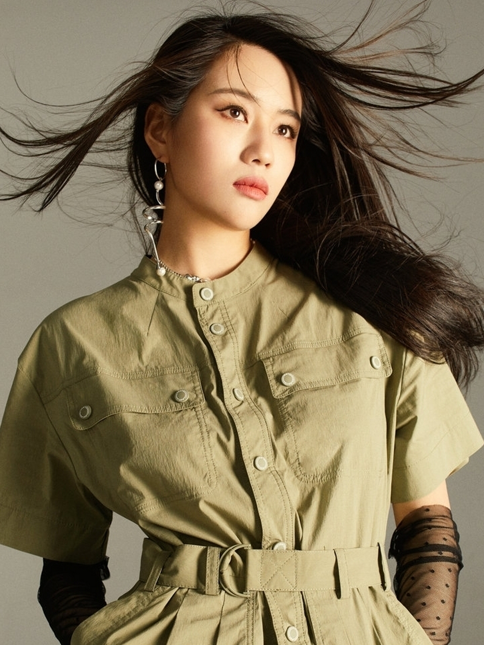 周晓凡充满力量感的演员,能在好人与坏人之间无缝游走,凭借精湛的演技