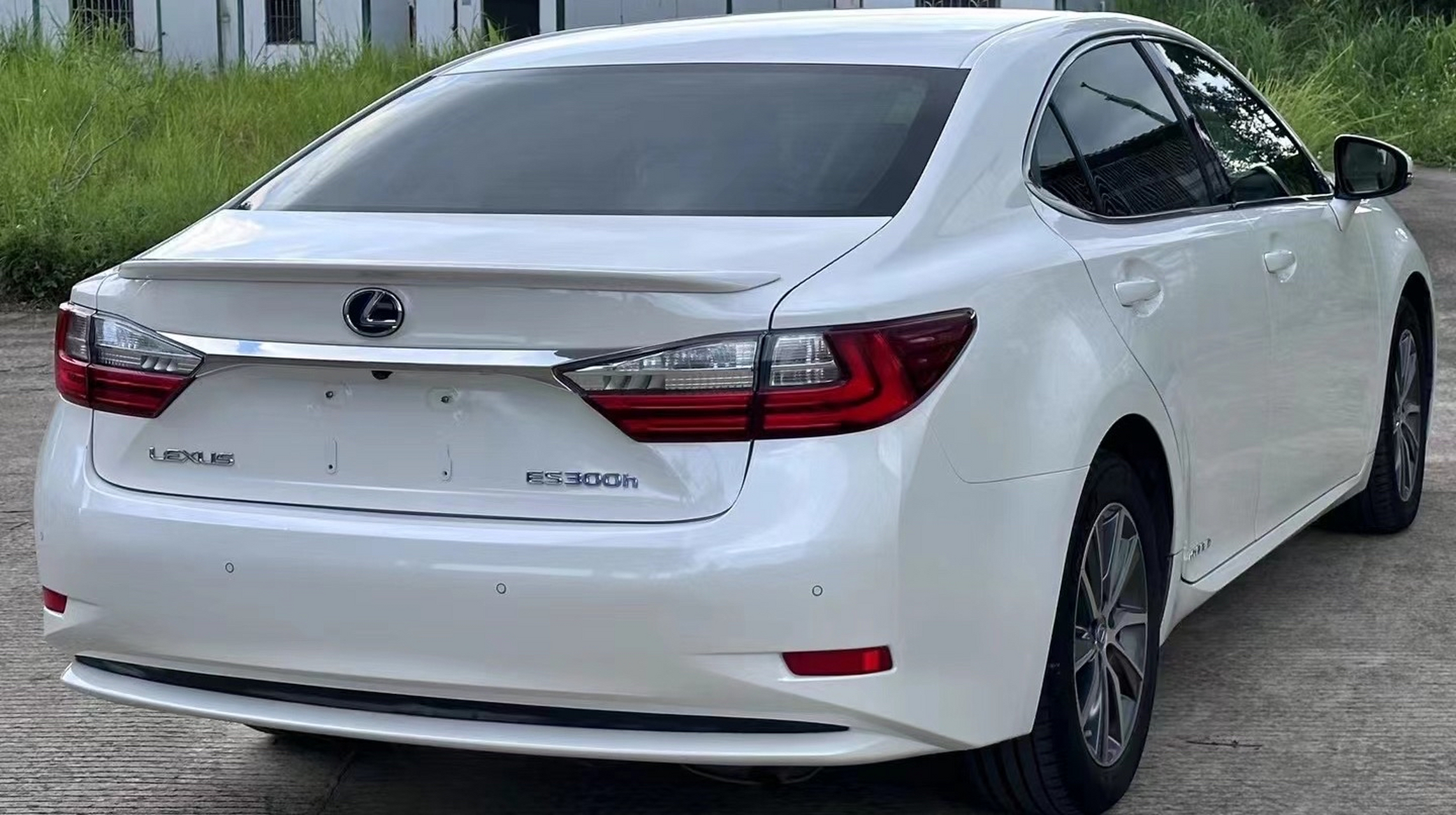 差一天2018年雷克萨斯es300h豪华版.一手车.