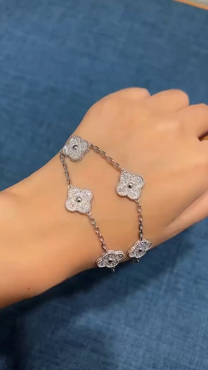 梵克雅宝 四叶草五花满钻手链#手链#高端轻奢饰品#同城-度小视