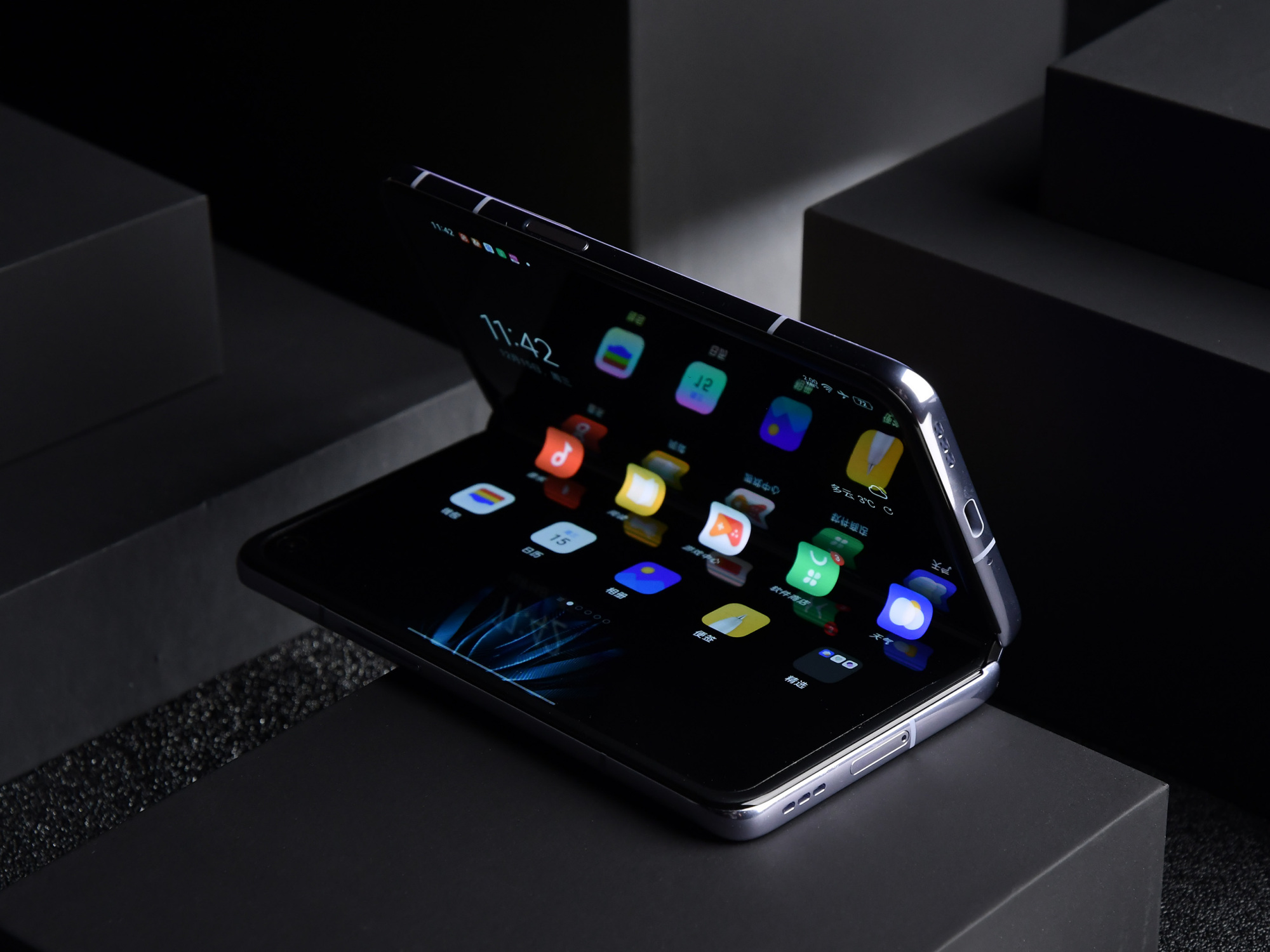 代号"孔雀"惊艳开屏,oppo find n折叠屏手机图赏