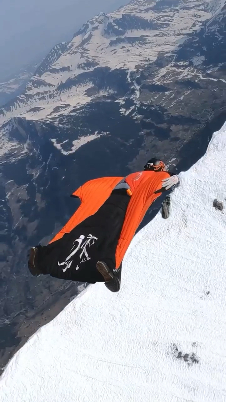 翼装飞行,穿越雪山