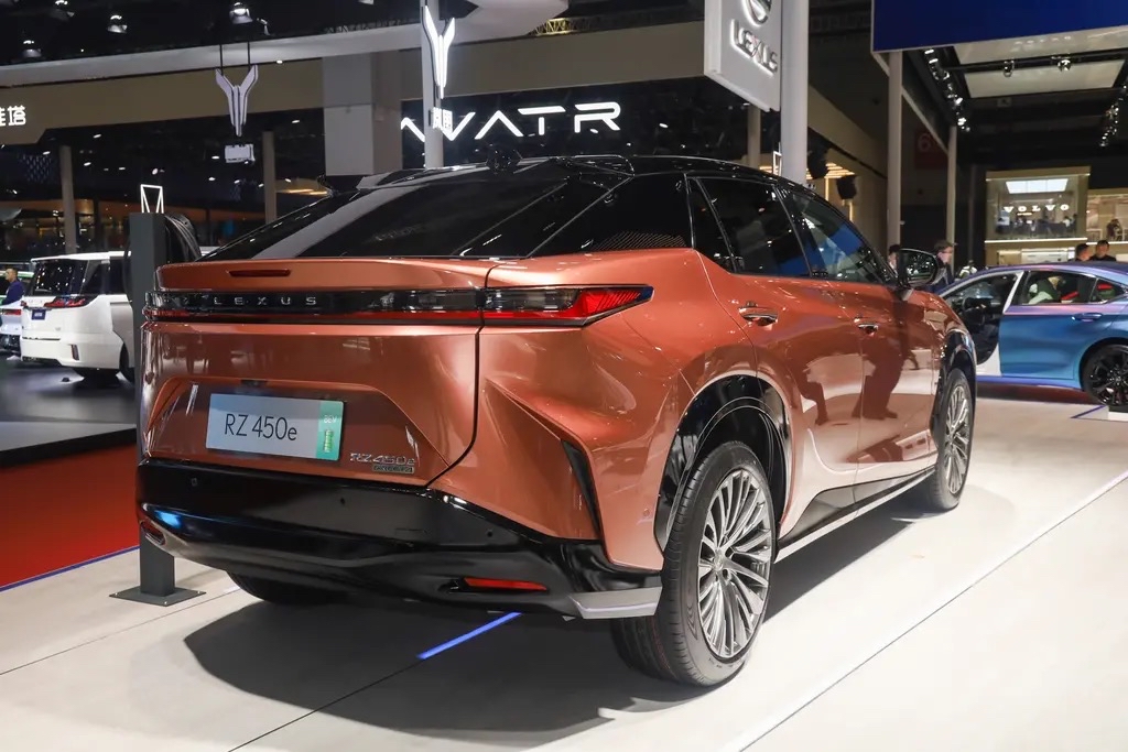 舒适不凡——雷克萨斯rz 450e纯电动汽车