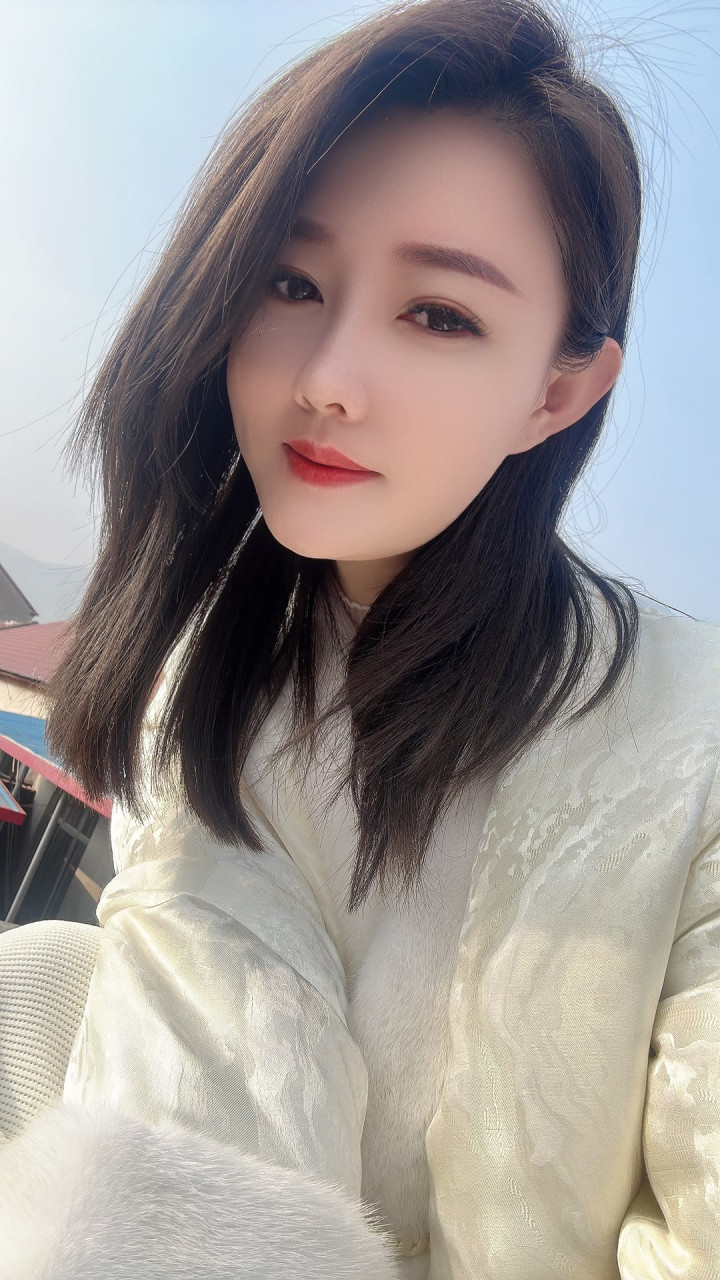 给大家推荐一个超级接地气的山东临沂网红美女王小丫,双子座的,年龄