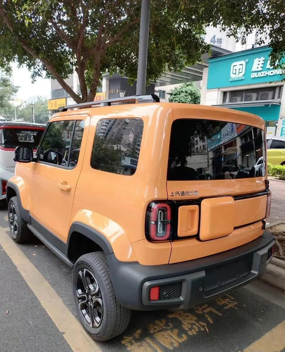 宝骏造出"国产吉姆尼",四座 全新内饰,或下月亮相!