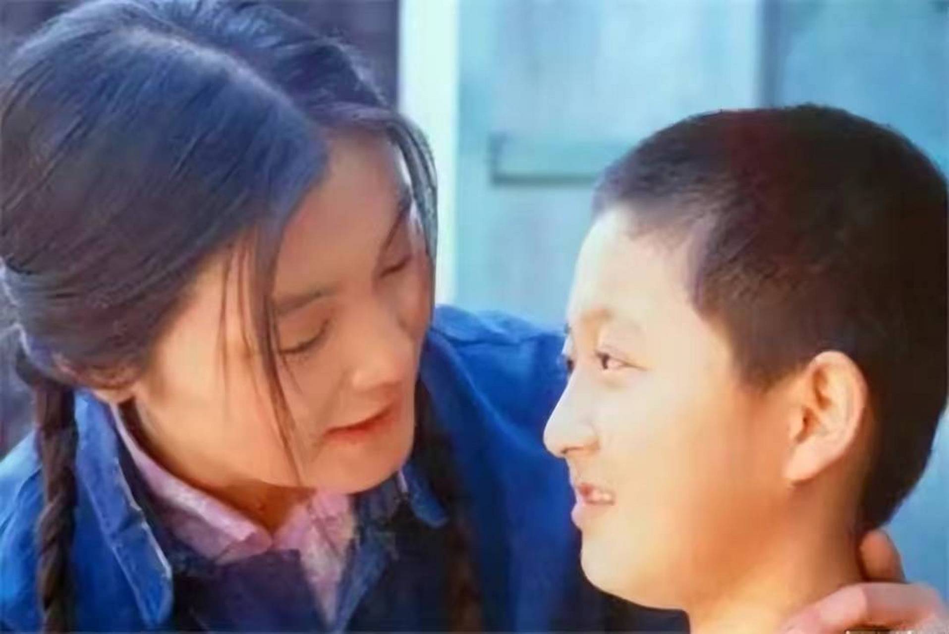 他是家喻户晓的童星-李传,败光千万家产,如今精神分裂靠捡垃圾为生!